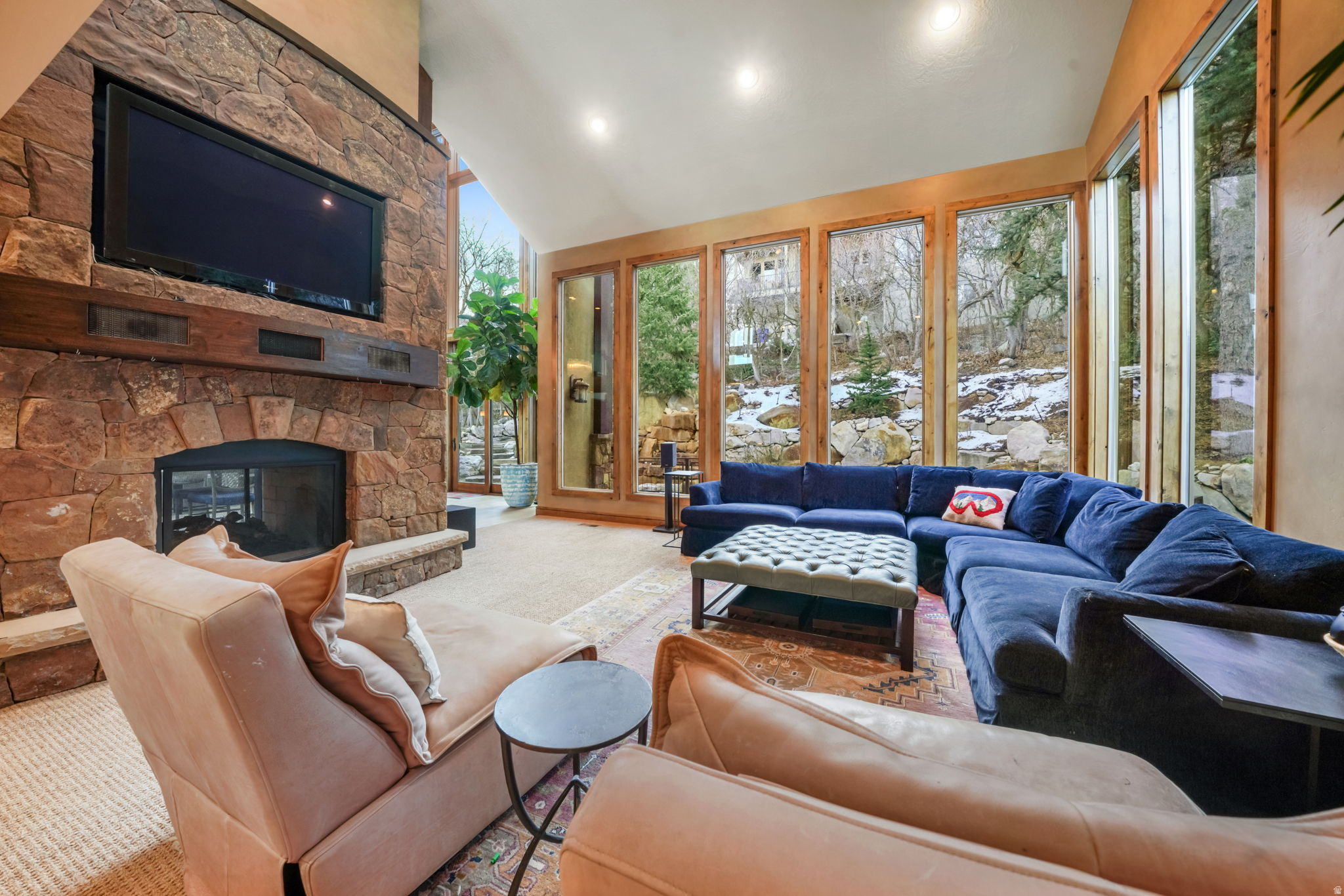 MT. OLYMPUS COVE - Residential