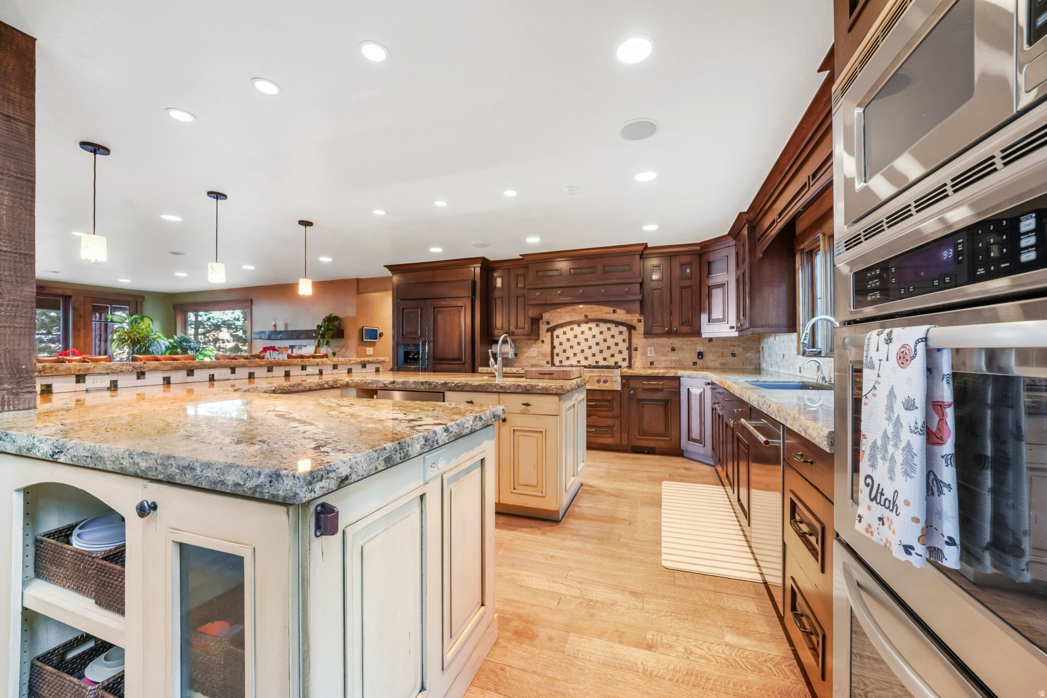 MT. OLYMPUS COVE - Residential