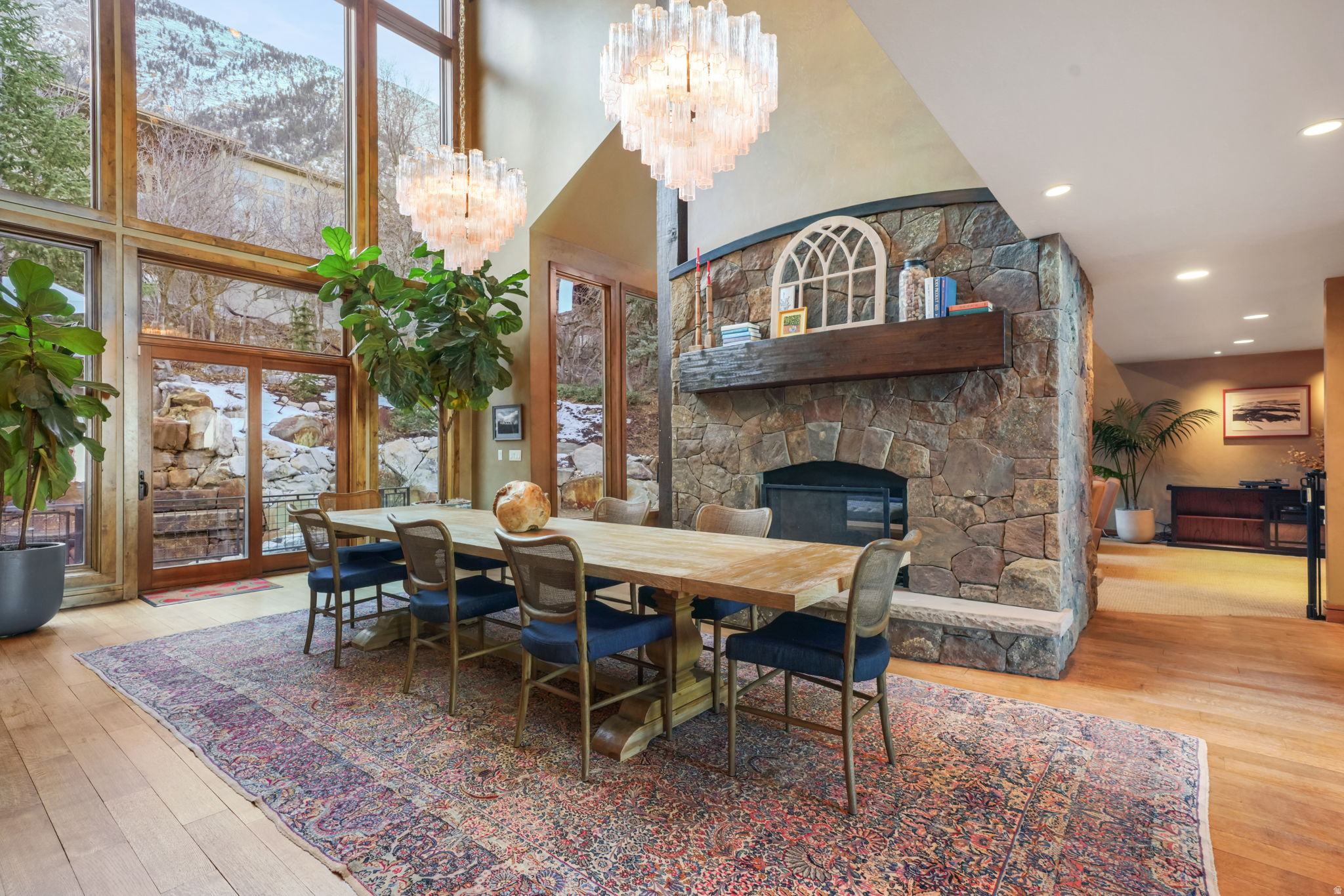 MT. OLYMPUS COVE - Residential