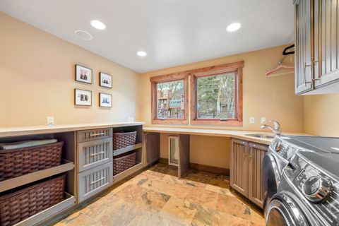 Tiny photo for 4531 S MATHEWS WAY, Salt Lake City, UT 84124 (MLS # 2134861)