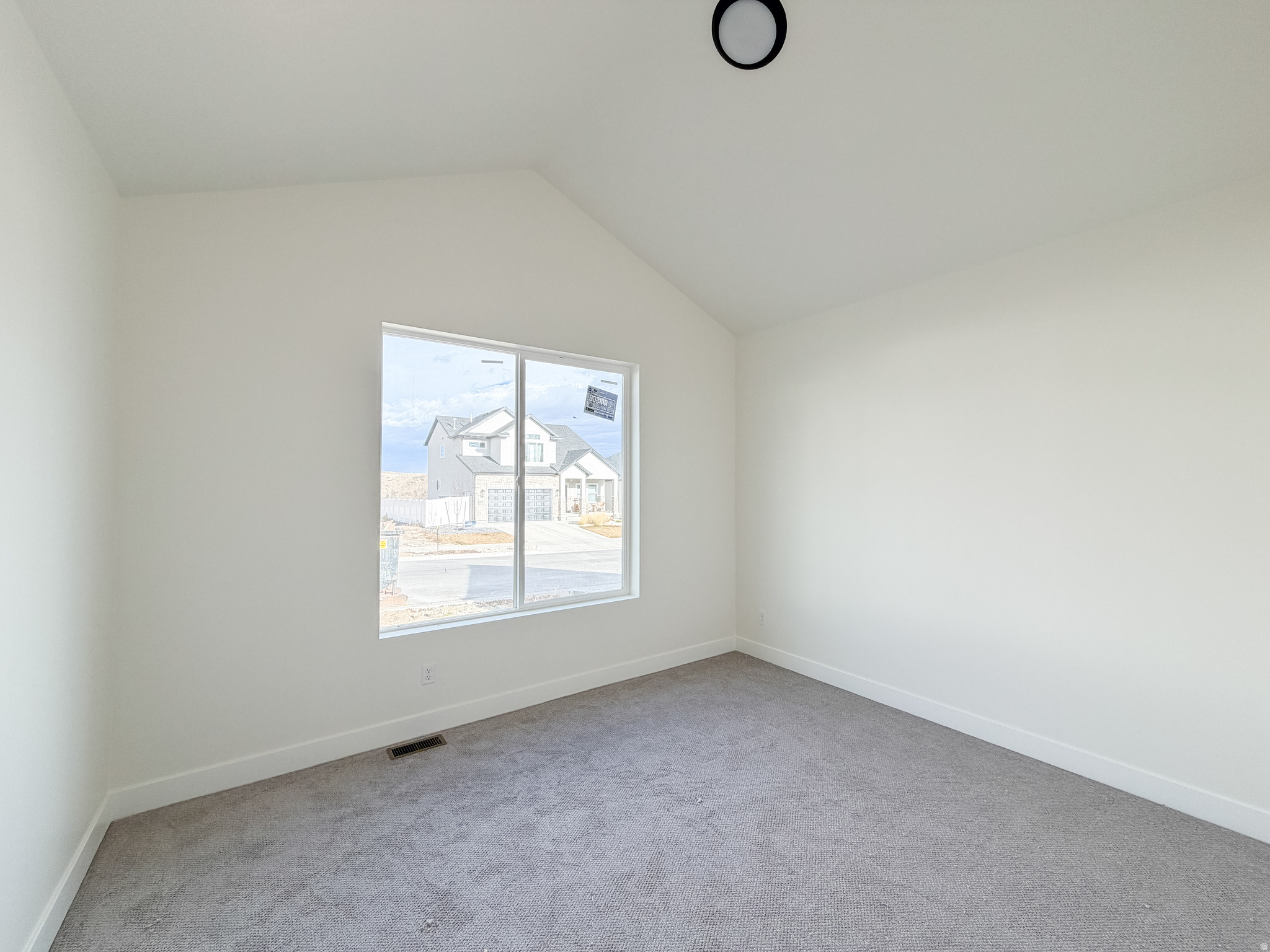 HIDDEN OAKS - Residential