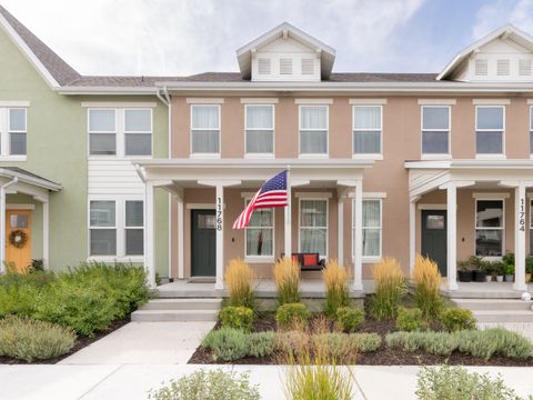 Photo of 11768 S LEANDER DR W #577, South Jordan, UT 84009 (MLS # 2115825)