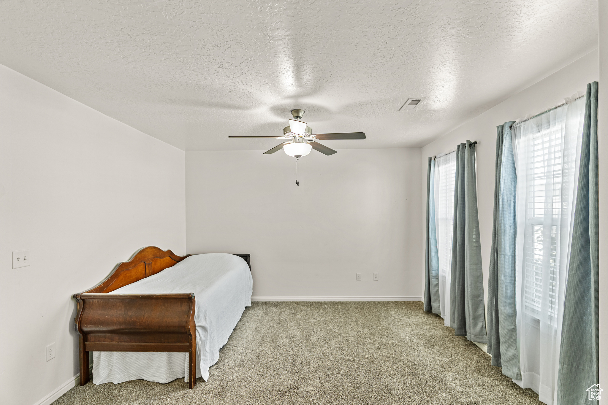 CENTRAL PARK TOWNHOM - Residential