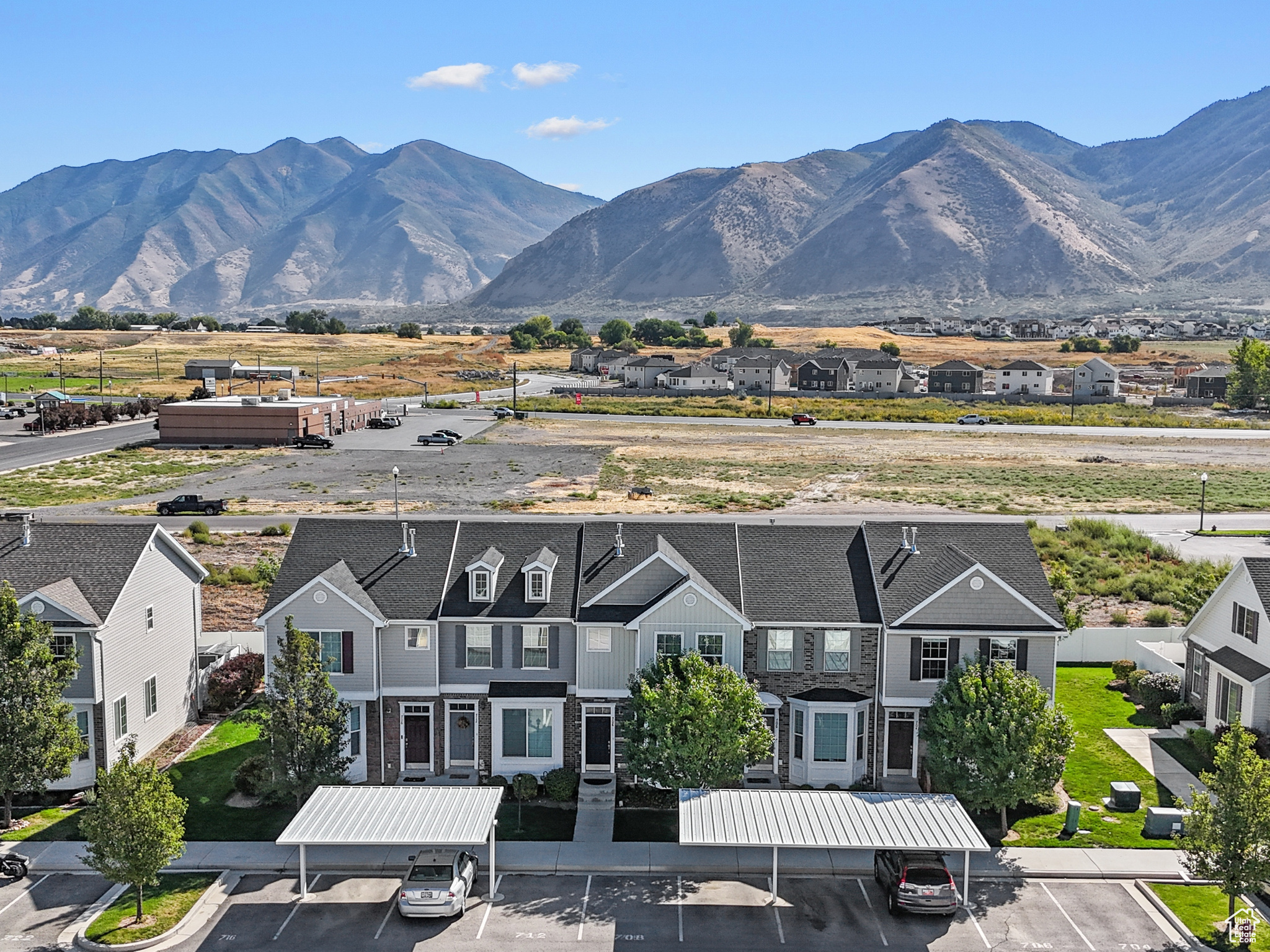 CENTRAL PARK TOWNHOM - Residential