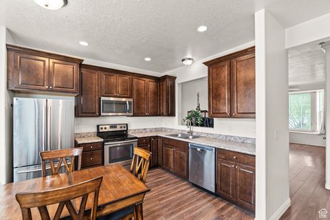 Tiny photo for 708 N 220 E, Salem, UT 84653 (MLS # 2118513)