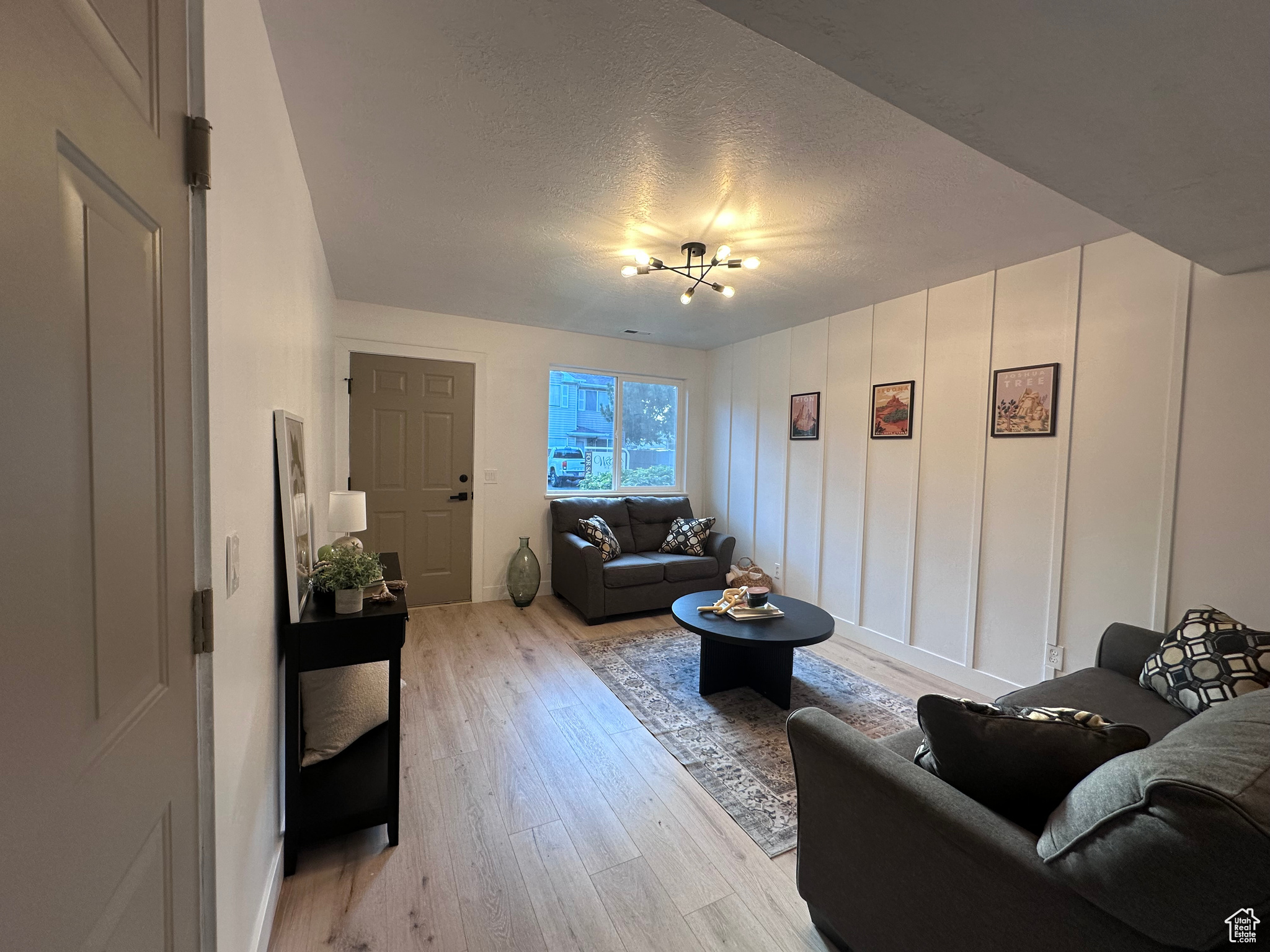 HIDDEN OAKS - Residential