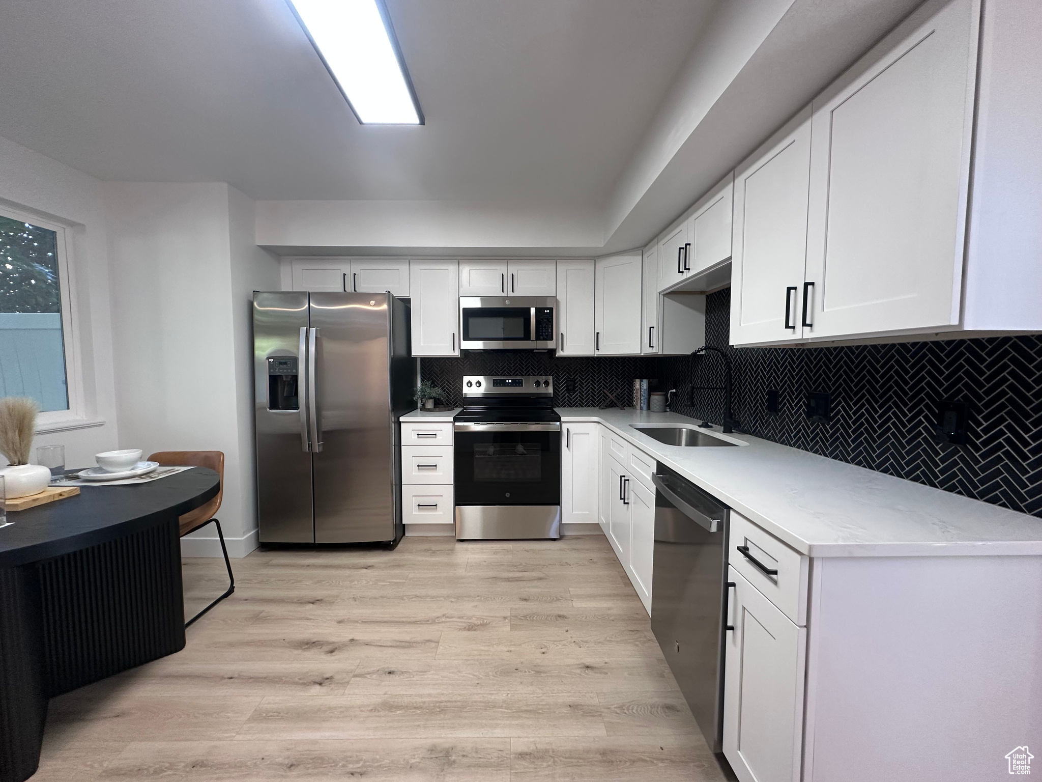 HIDDEN OAKS - Residential