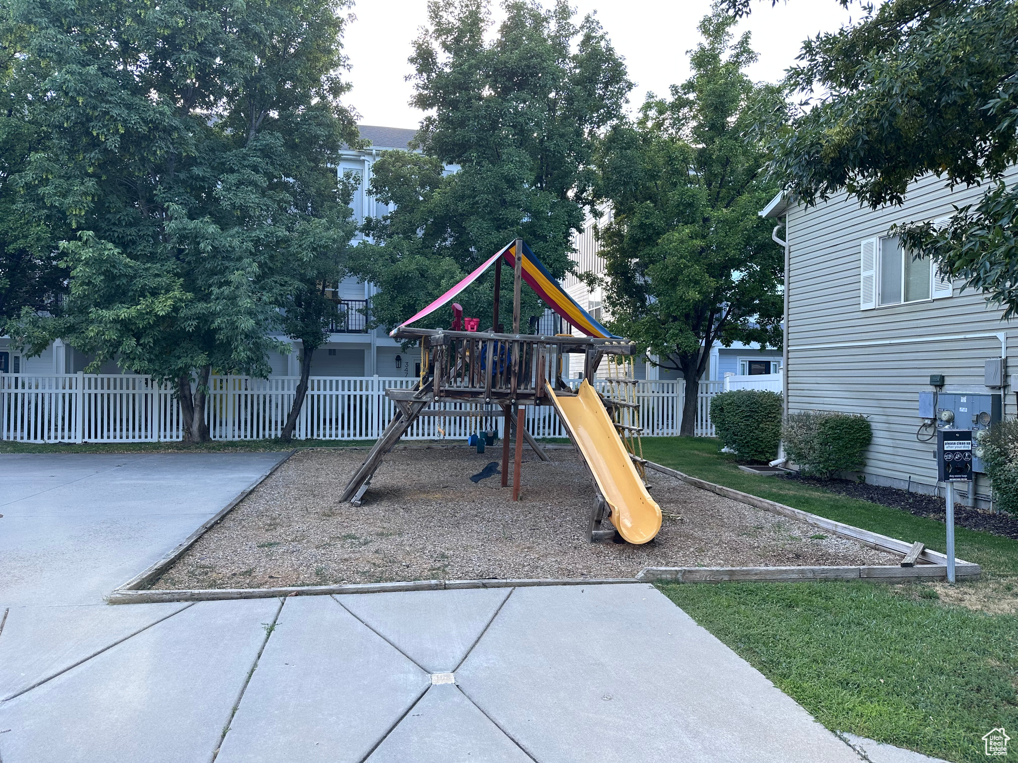 HIDDEN OAKS - Residential
