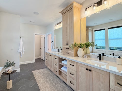 Tiny photo for 547 W PEAK VIEW LN, Farmington, UT 84025 (MLS # 2179235)