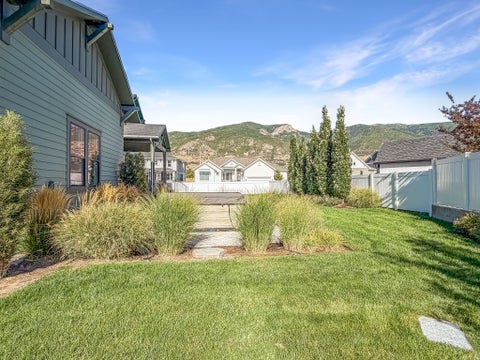 Tiny photo for 547 W PEAK VIEW LN, Farmington, UT 84025 (MLS # 2179235)