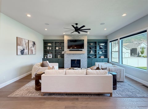 Tiny photo for 547 W PEAK VIEW LN, Farmington, UT 84025 (MLS # 2179235)