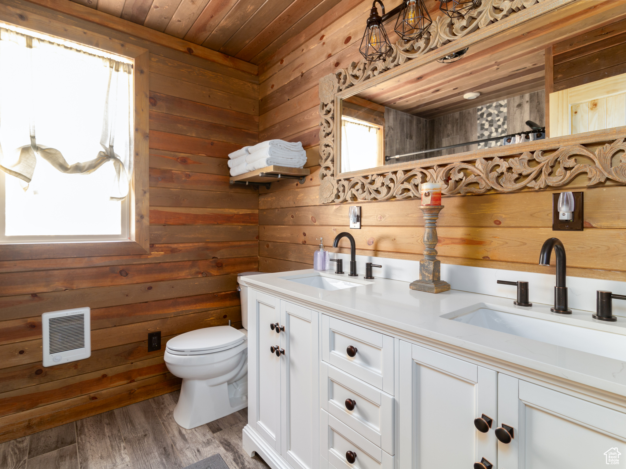 LITTLE PONDEROSA - Residential