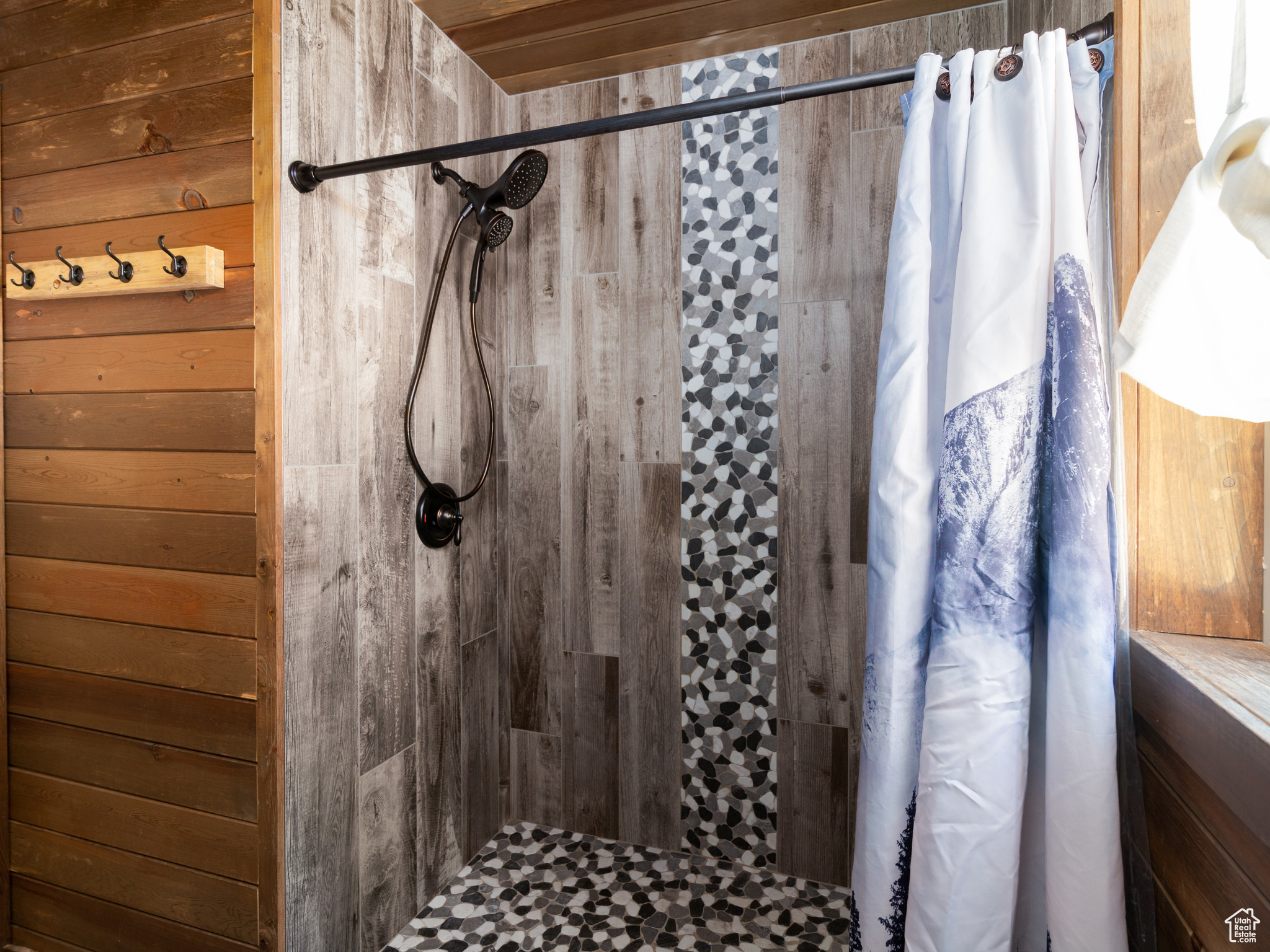 LITTLE PONDEROSA - Residential