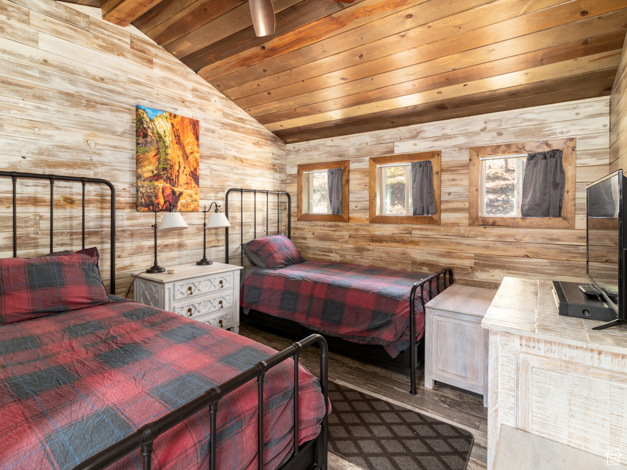 LITTLE PONDEROSA - Residential