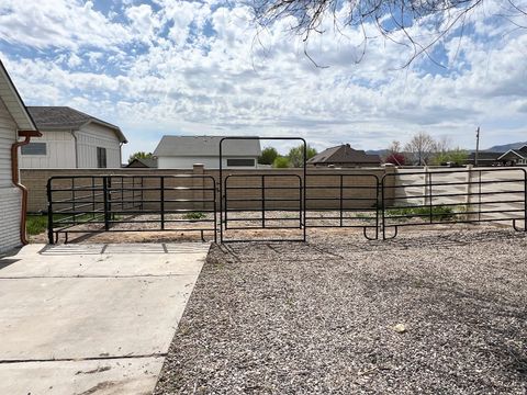 Tiny photo for 2549 W 11400 S, South Jordan, UT 84095 (MLS # 2146869)