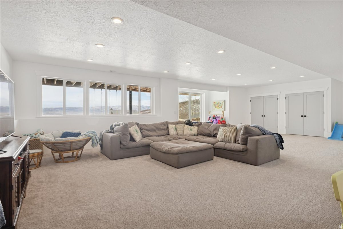 ALPENHOF ESTATES - Residential