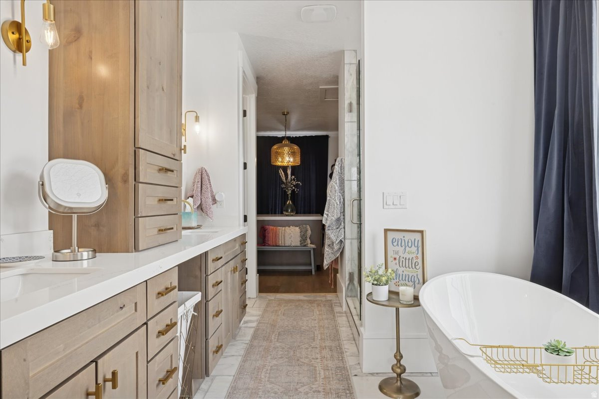 ALPENHOF ESTATES - Residential