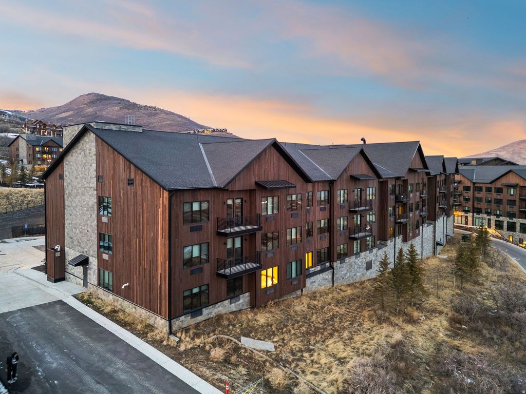 Photo of 2303 DEER HOLLOW RD #1112, Park City, UT 84060 (MLS # 2137301)