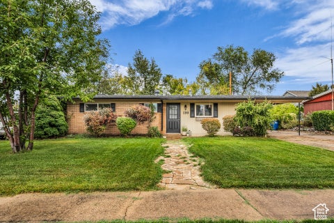 Tiny photo for 116 W 250 S, Kaysville, UT 84037 (MLS # 2190979)