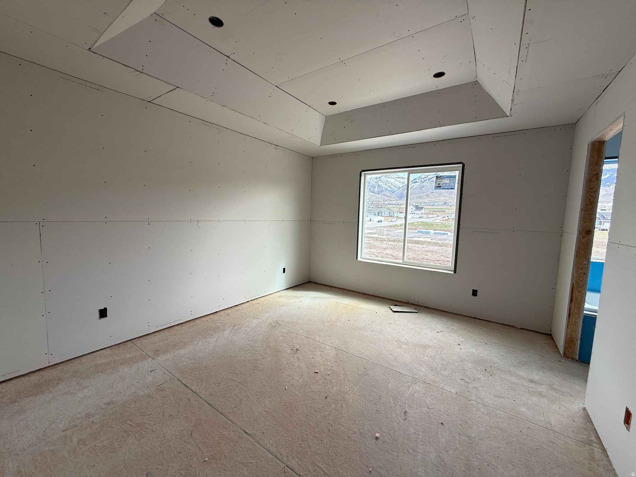 SMITHFIELD CREST - Residential