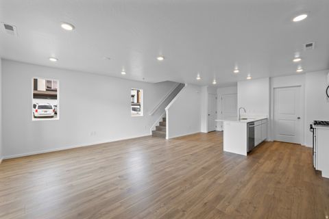 Photo of 2779 E RUSHPINK LN #2422, Washington, UT 84780 (MLS # 2153445)