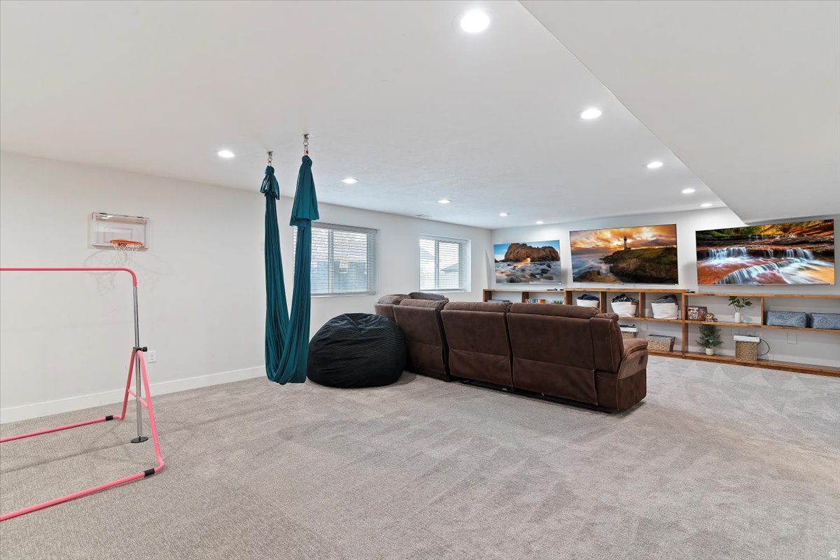 SUNSET MEADOWS - Residential