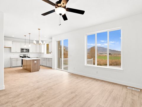 Tiny photo for 406 E LUNA CIR #61, Salem, UT 84653 (MLS # 2121530)