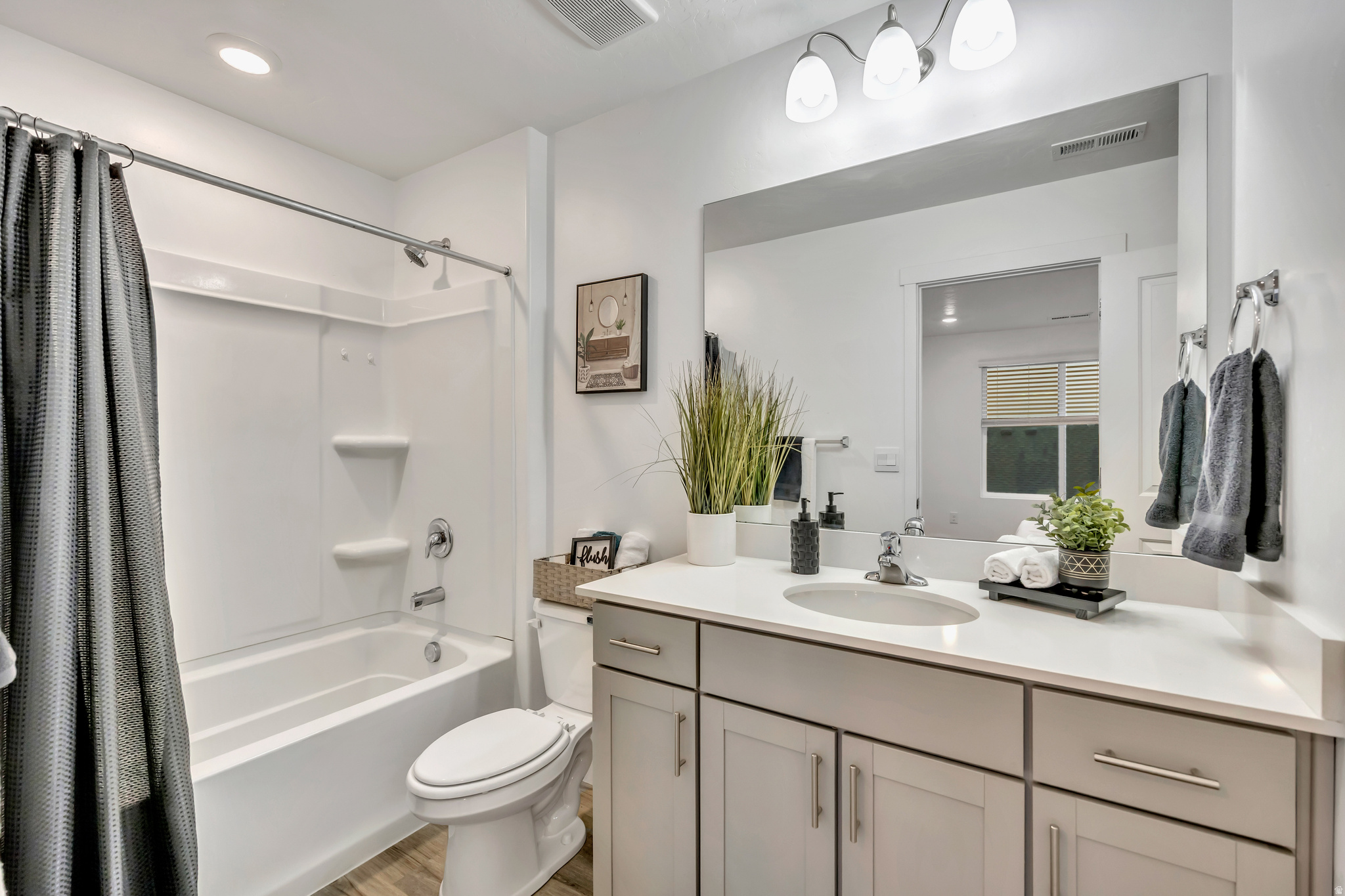 GATEWAY TO LITTLE VALLEY - Residential