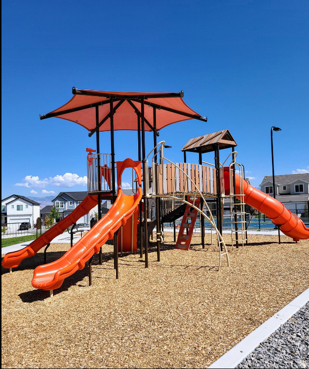 GATEWAY TO LITTLE VALLEY - Residential