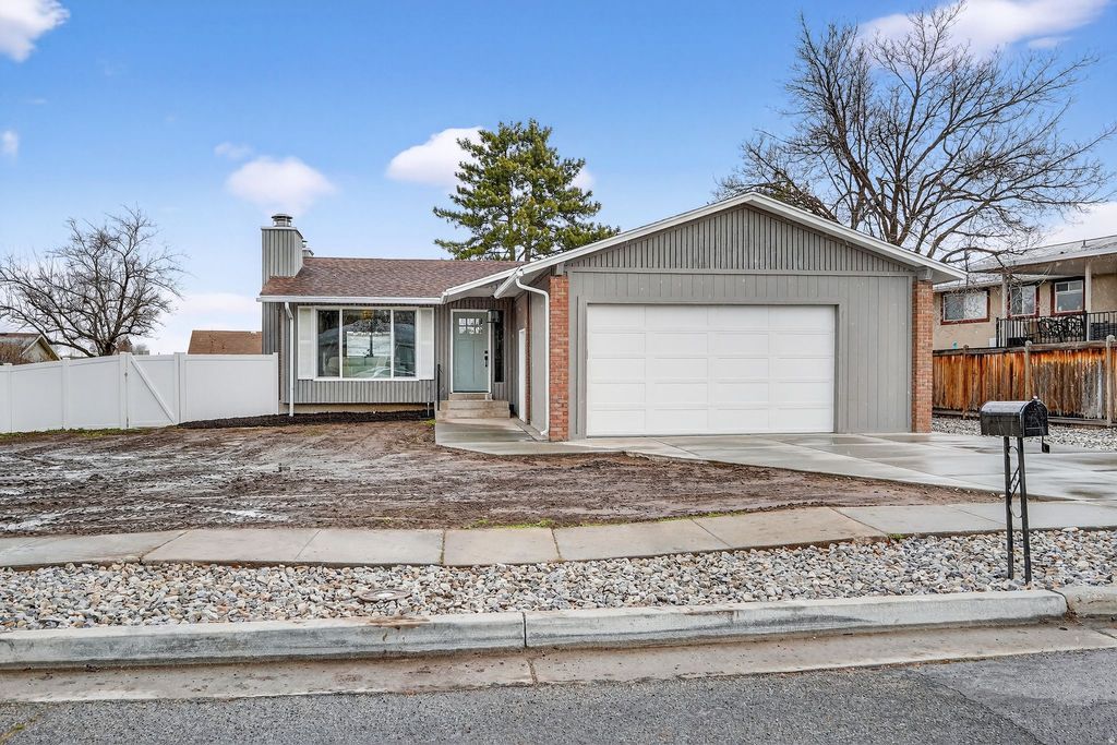 Photo of 805 E GRENOBLE DR, Midvale, UT 84047 (MLS # 2129863)