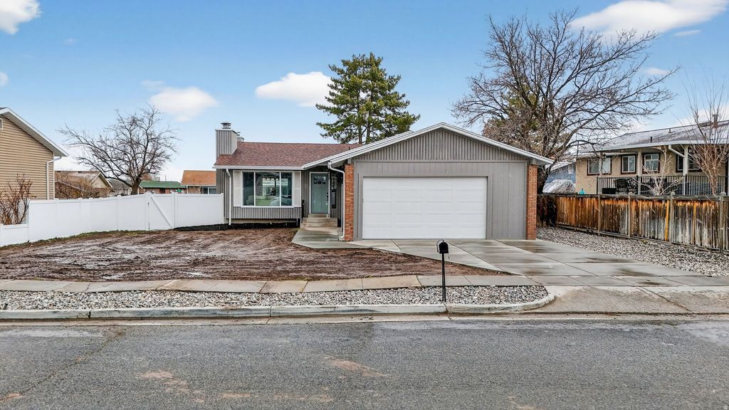 Photo of 805 E GRENOBLE DR, Midvale, UT 84047 (MLS # 2129863)
