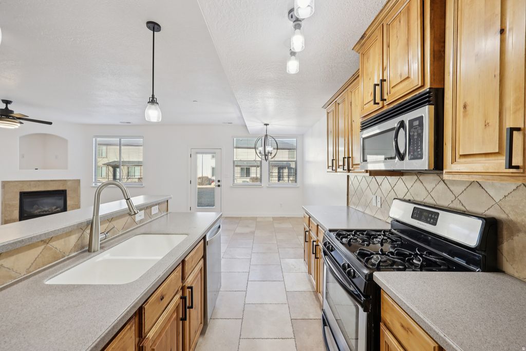 Photo of 625 N 220 E, Salem, UT 84653 (MLS # 2135269)