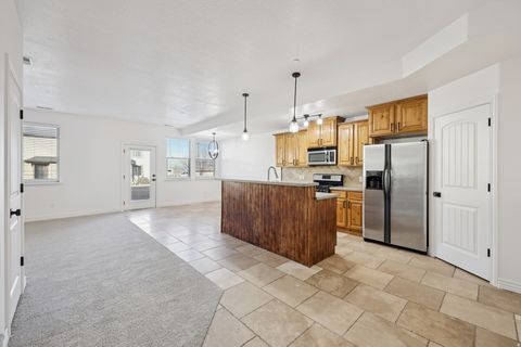 Tiny photo for 625 N 220 E, Salem, UT 84653 (MLS # 2135269)