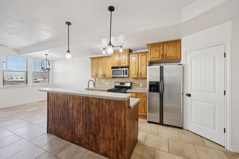 Tiny photo for 625 N 220 E, Salem, UT 84653 (MLS # 2135269)