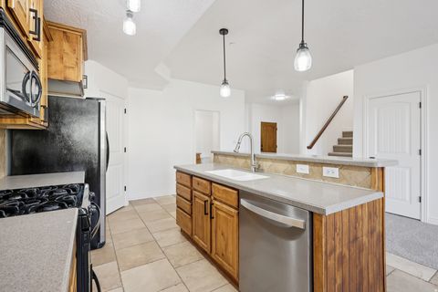 Tiny photo for 625 N 220 E, Salem, UT 84653 (MLS # 2135269)