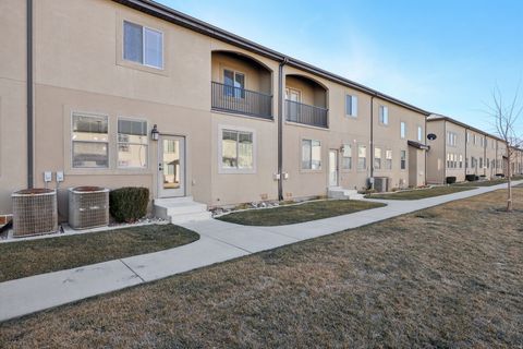 Tiny photo for 625 N 220 E, Salem, UT 84653 (MLS # 2135269)