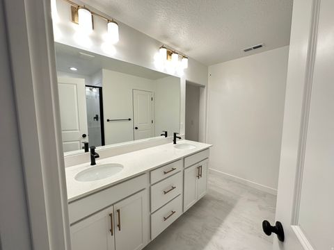 Tiny photo for 357 E 1480 N #40, Salem, UT 84653 (MLS # 2115477)