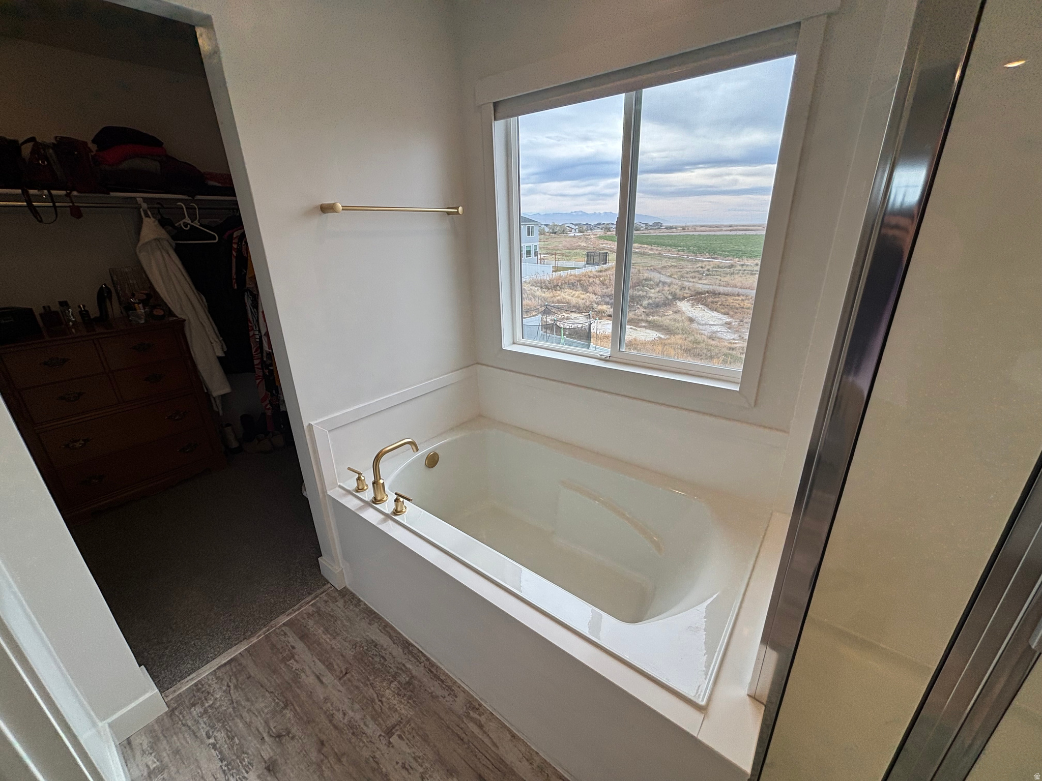 SHORELINE WEST - Residential