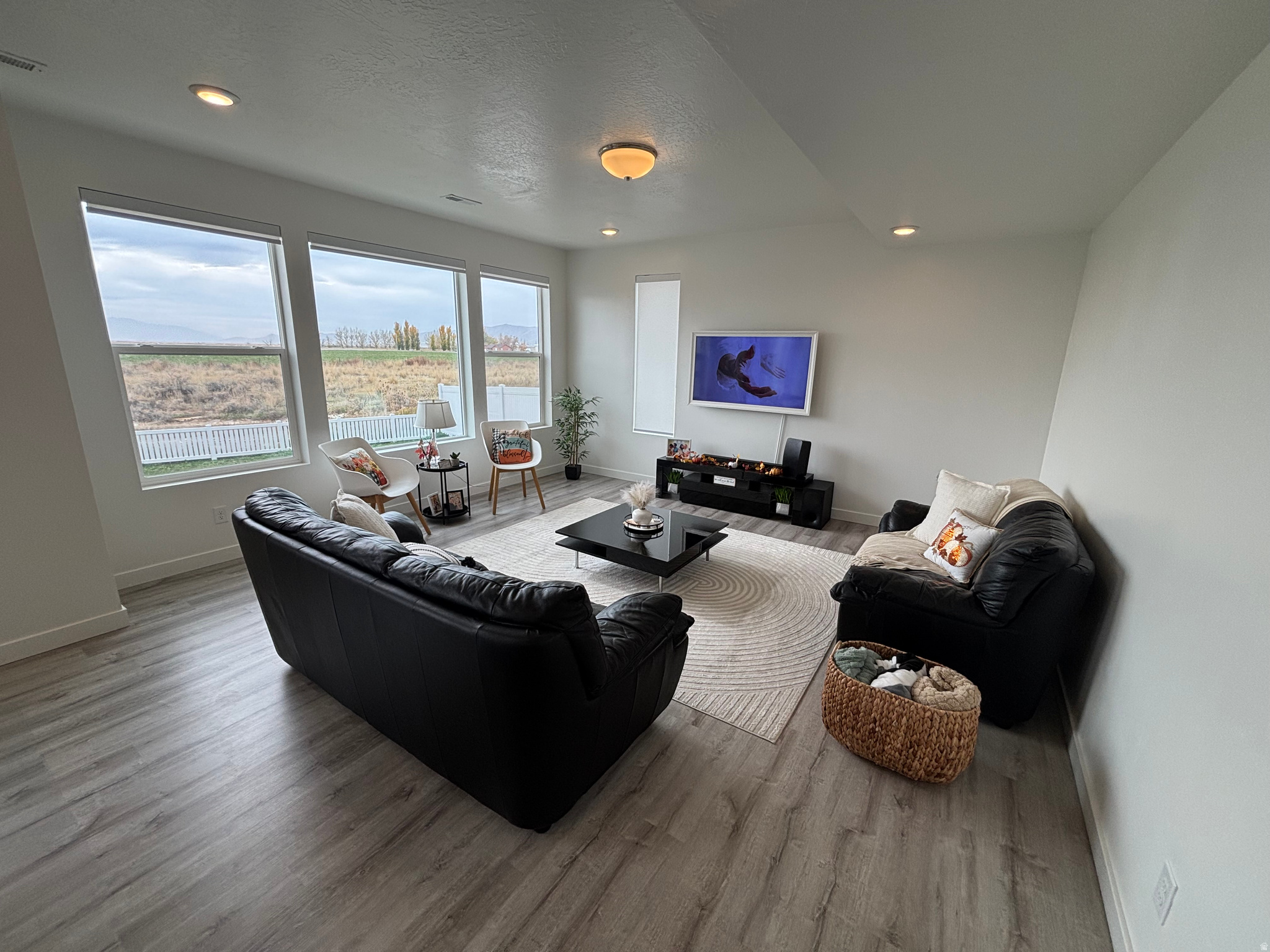 SHORELINE WEST - Residential