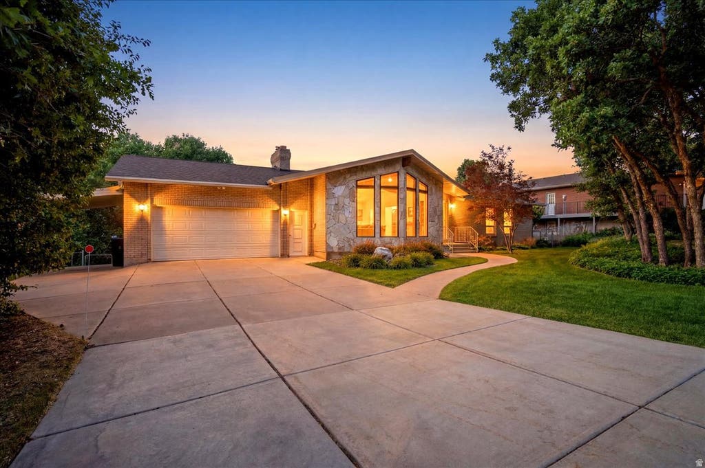 Photo of 2465 E WOODLAND DR, Ogden, UT 84403 (MLS # 2172471)