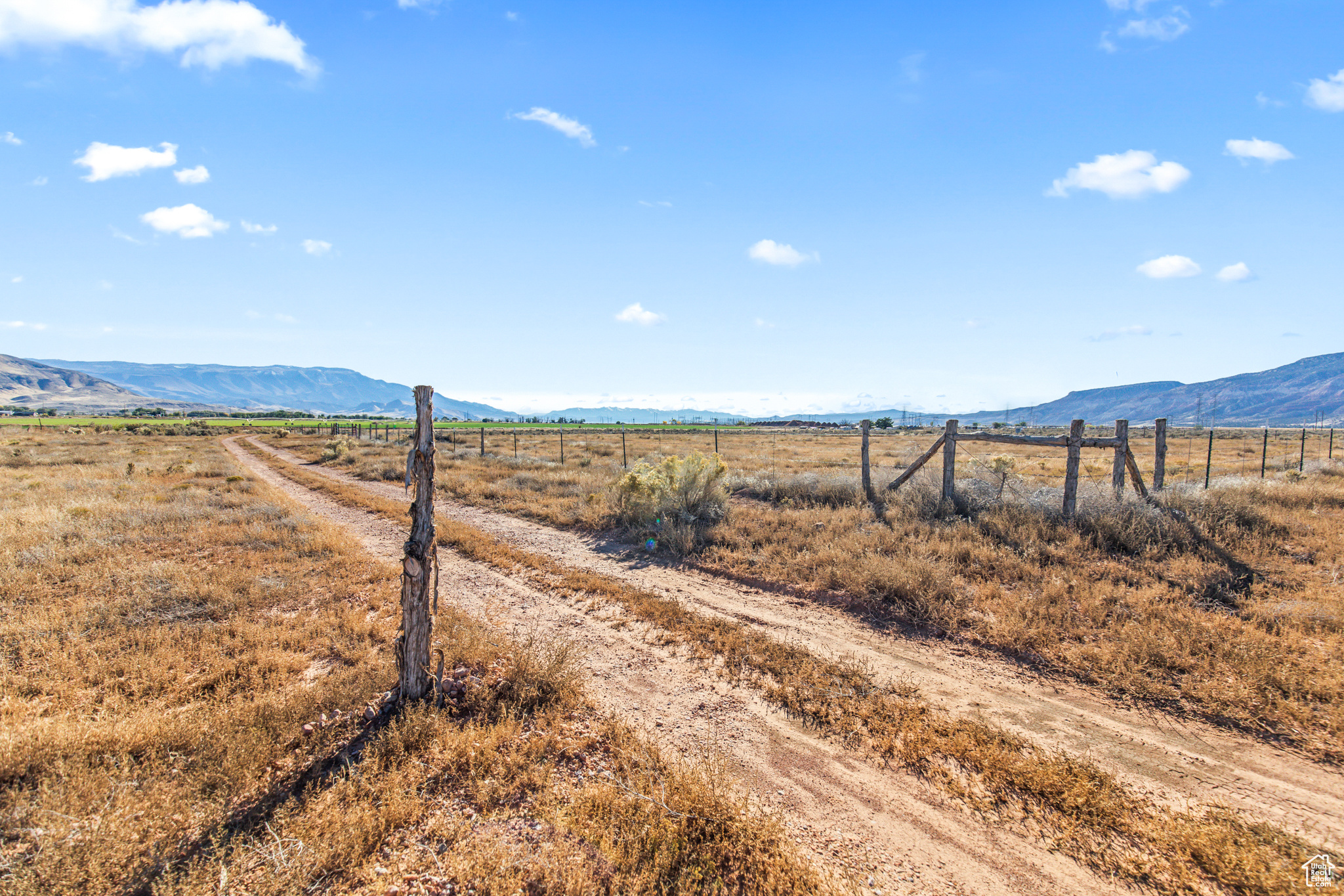 Land, Sigurd, Utah image 2