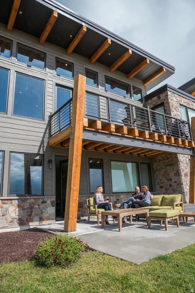 THE RIDGE TOWNHOMES - Residential