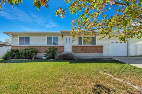 Photo of 2813 W SWEET BASIL NORTH ST. S, Taylorsville, UT 84129 (MLS # 2150236)