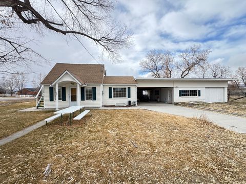 Homes For Sale - 692 S 300<br/> Mt Pleasant, UT 84647