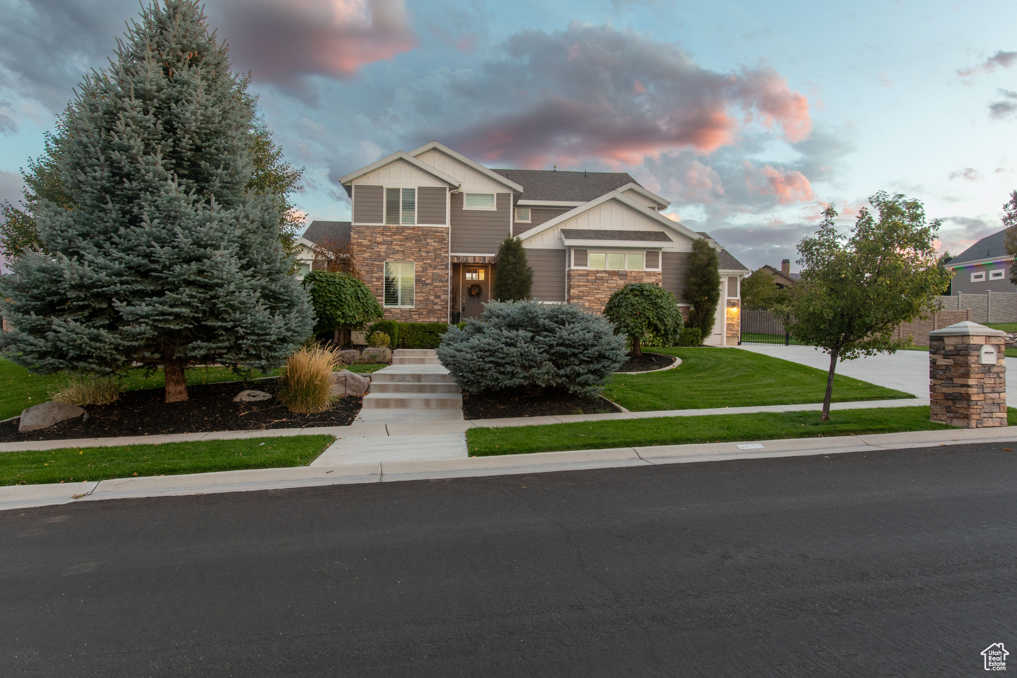 FALLS AT BOULDEN RIDGE - Residential