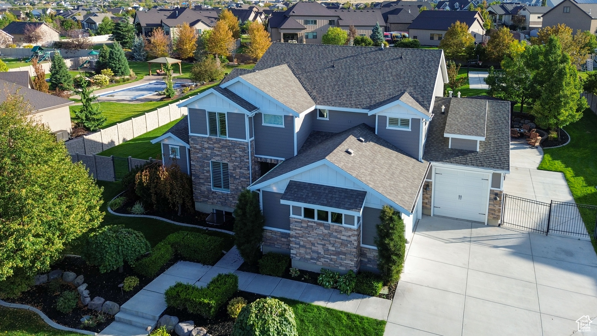 FALLS AT BOULDEN RIDGE - Residential