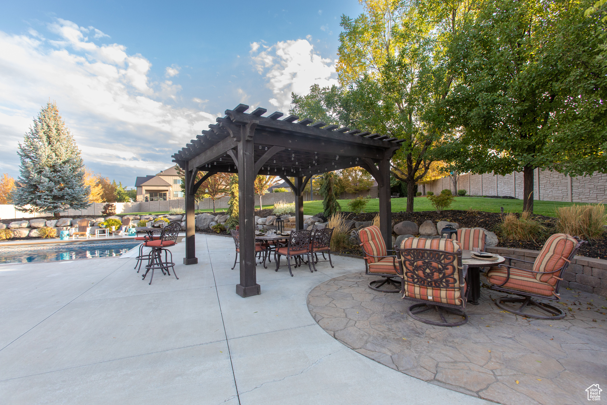 FALLS AT BOULDEN RIDGE - Residential