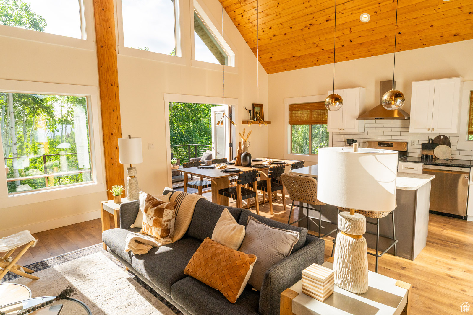 PINE MEADOWS - Residential