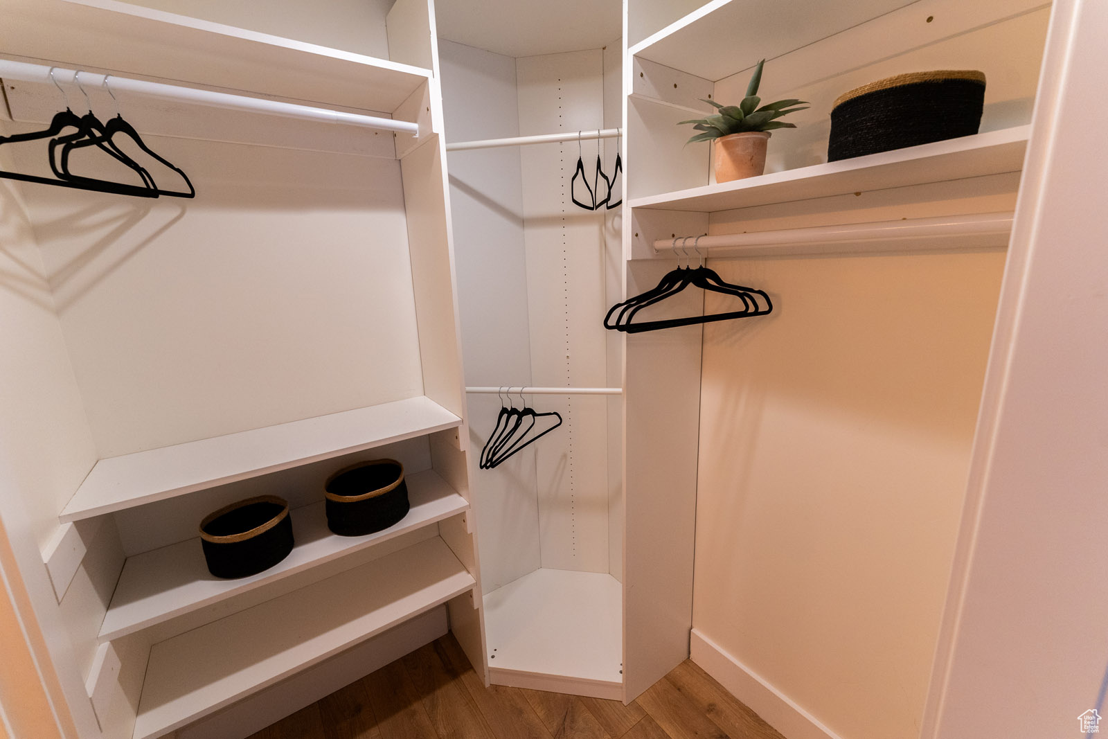 PINE MEADOWS - Residential