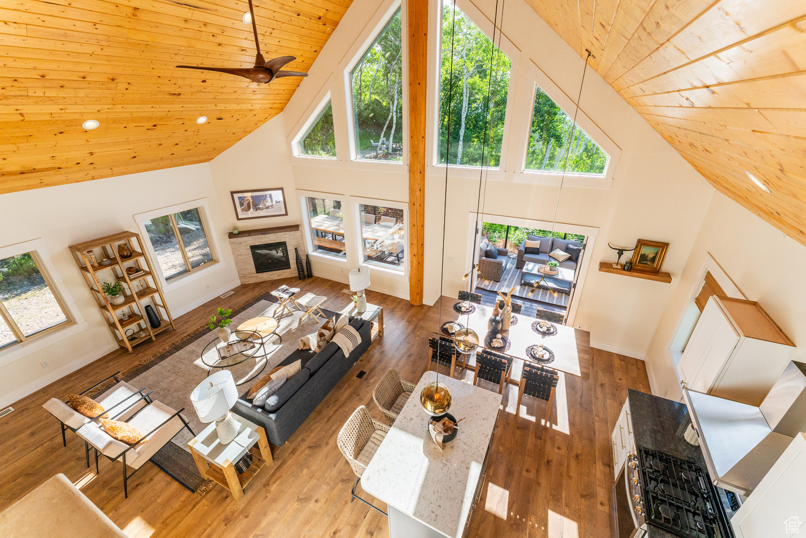 PINE MEADOWS - Residential